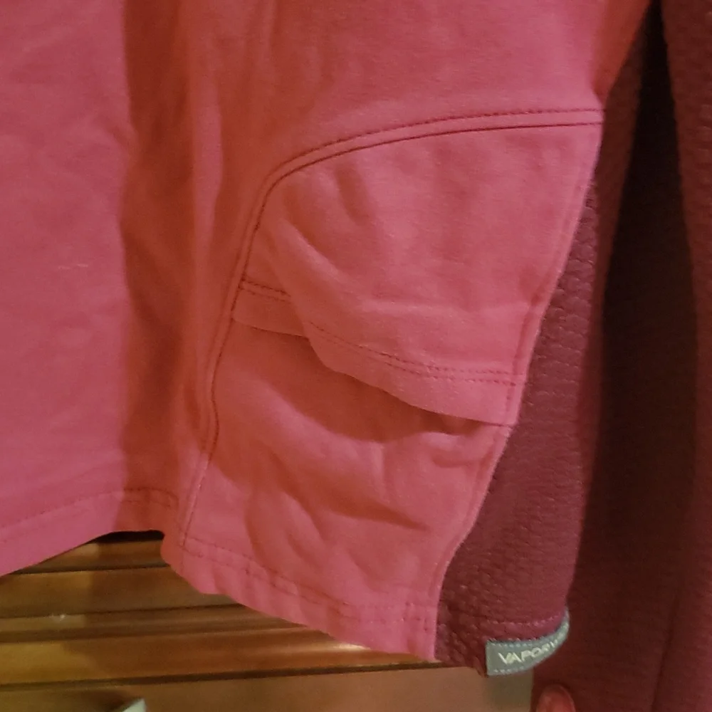 The North Face Half-Zip Pullover - Picture 8 of 9
